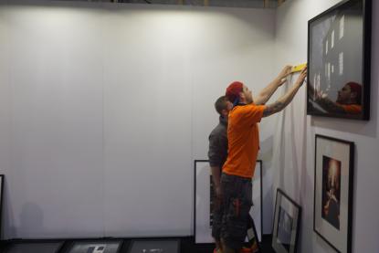Installation service for galleries